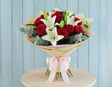 Букет цветов из:  Лилии и Розы в Новогремяченском