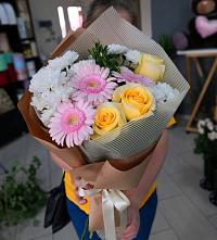Букет цветов из:  Герберы, Розы и Хризантемы в Новогремяченском