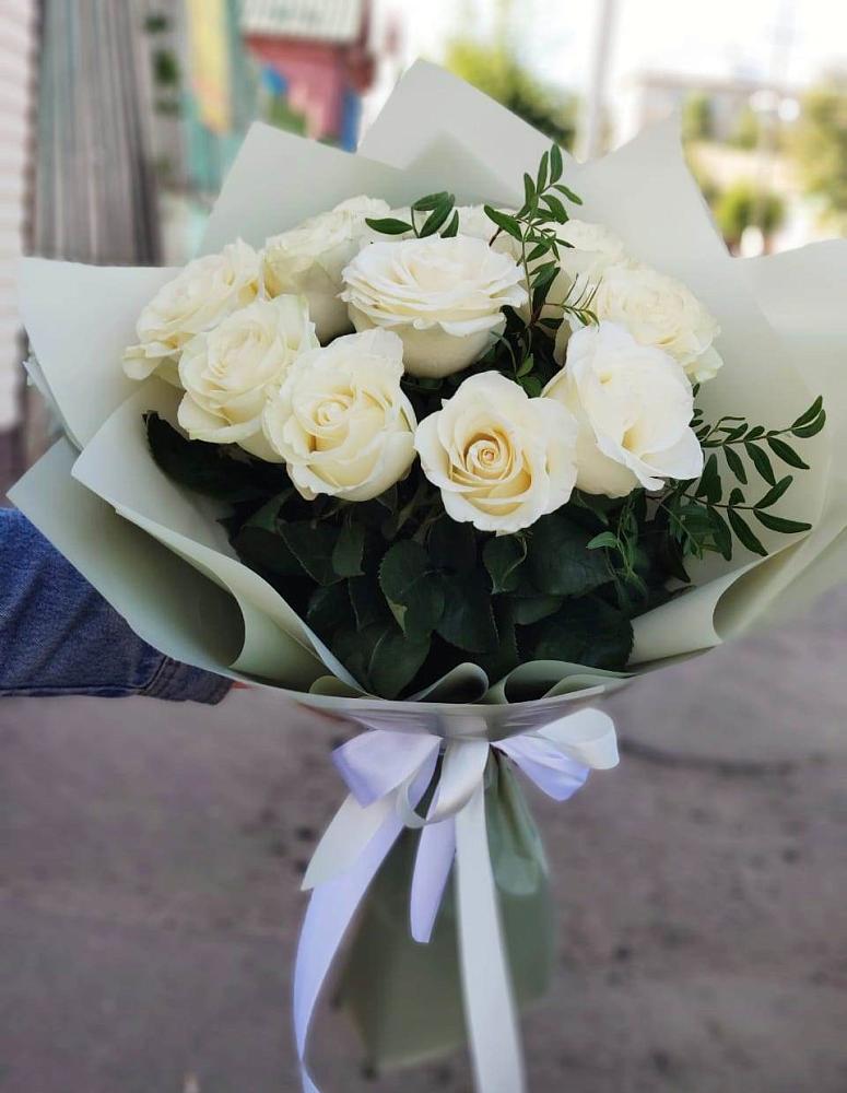 Букет Белые розы Проуд в Новогремяченском