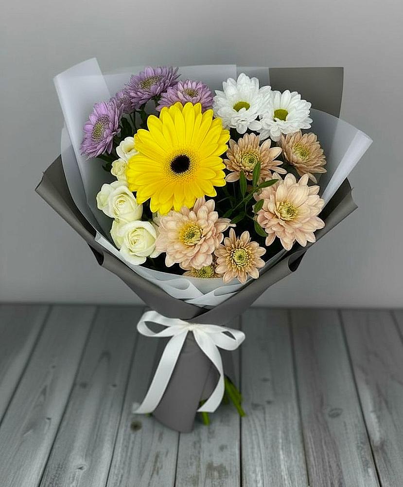 Букет цветов из: Розы, Герберы и Хризантемы в Новогремяченском