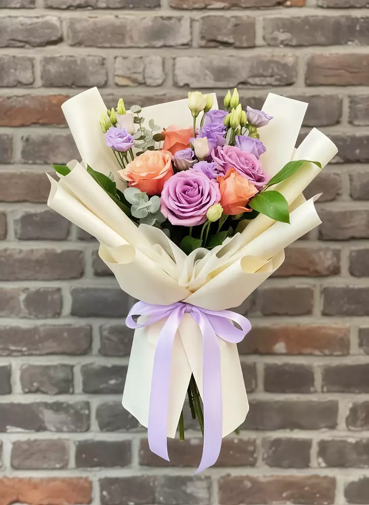 Букет цветов из: Лизиантусы и Розы в Новогремяченском