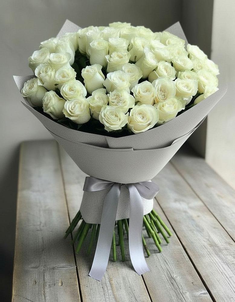 Букет 35 Белых роз в Новогремяченском