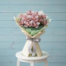 Букет цветов из:  Орхидеи и Розы в Новогремяченском