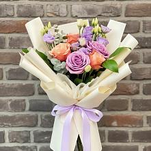 Букет цветов из:  Лизиантусы и Розы в Новогремяченском