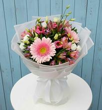 Букет цветов из:  Герберы, Альстромерии и Лизиантусы в Новогремяченском