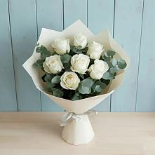 Букет Белые розы в Эвкалипте в Новогремяченском