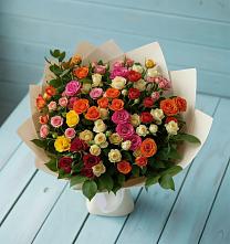 Букет Микс из разноцветных кустовых роз в Новогремяченском