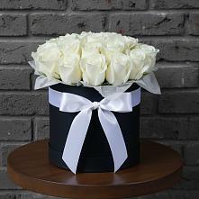 Цветочная композиция из Розы в шляпной коробке в Новогремяченском